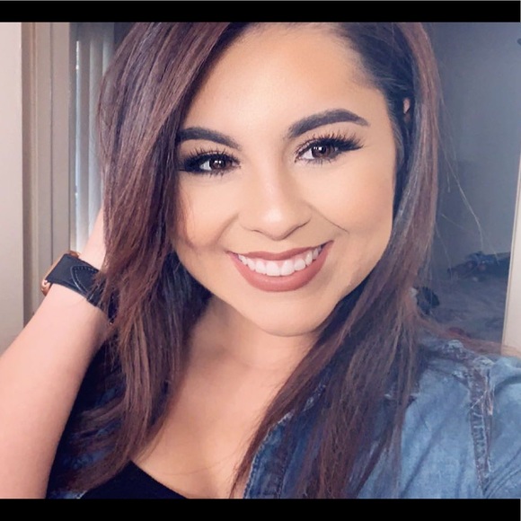 Meet your Posher, Ashlene - Picture 1 of 1